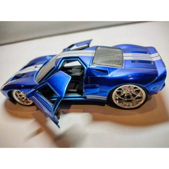 Jada Die Cast 2005 Ford GT 1:32 Scale Like the Real Thing - Picture 2 of 12